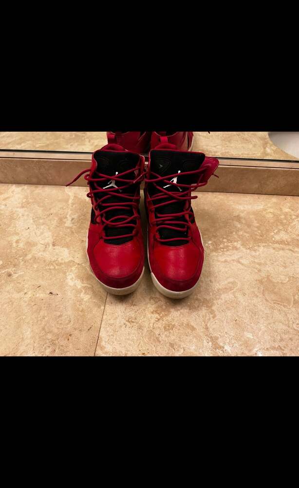 Jordans red